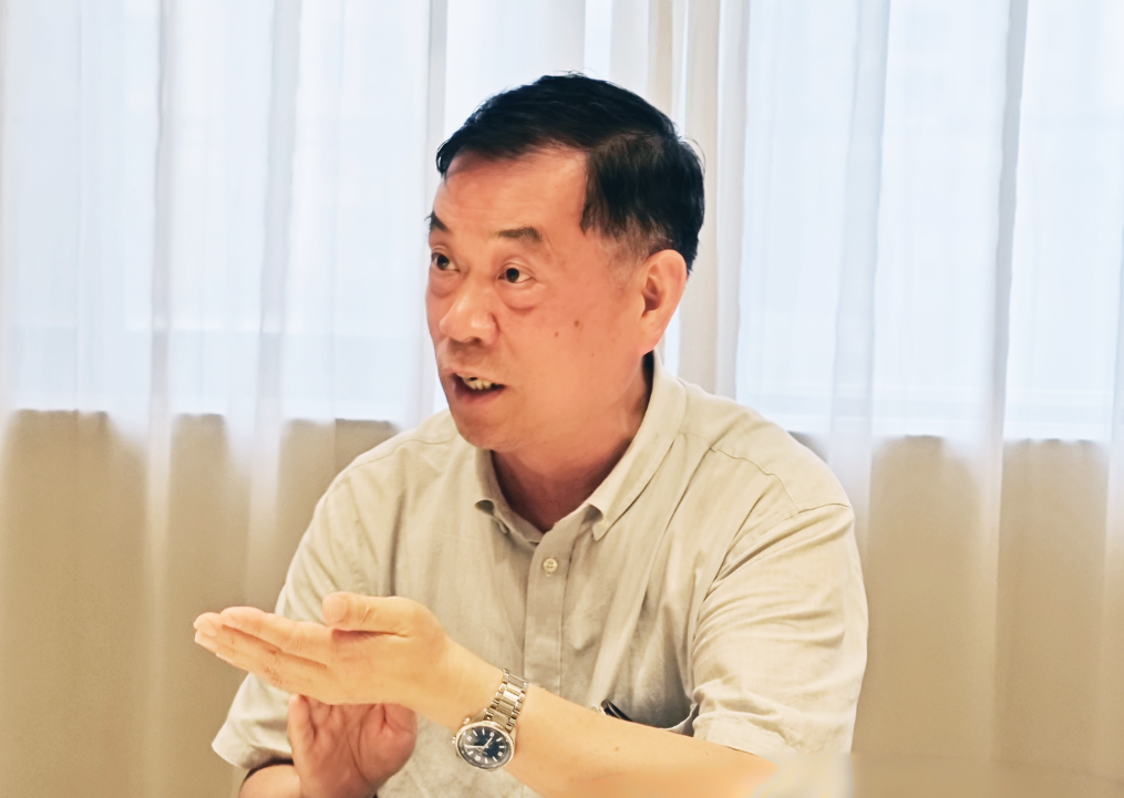 中國(guó)城市公共交通協(xié)會(huì)城市停車(chē)分會(huì)會(huì)長(zhǎng)孫曉波蒞臨無(wú)錫華賽指導(dǎo)工作